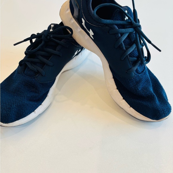 Under Armour Dark Blue Athletic Shoes for men size 9 - Picture 1 of 11